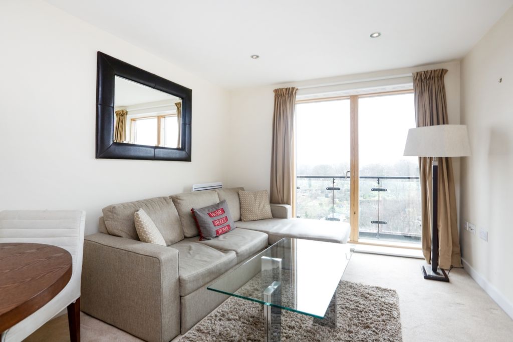 Property photo 1 of 7 Living Room