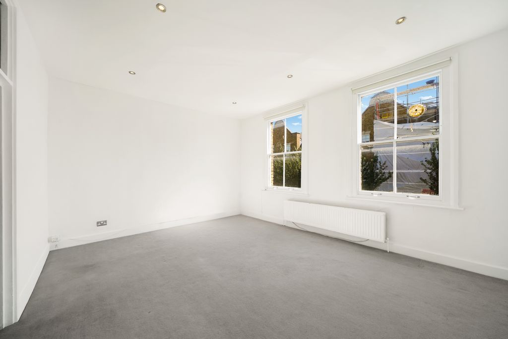 Property photo 2 of 9 Flat C, 166 Blythe Road - Ldbnkhk3Zuqsy8Ddqd54.Jpg