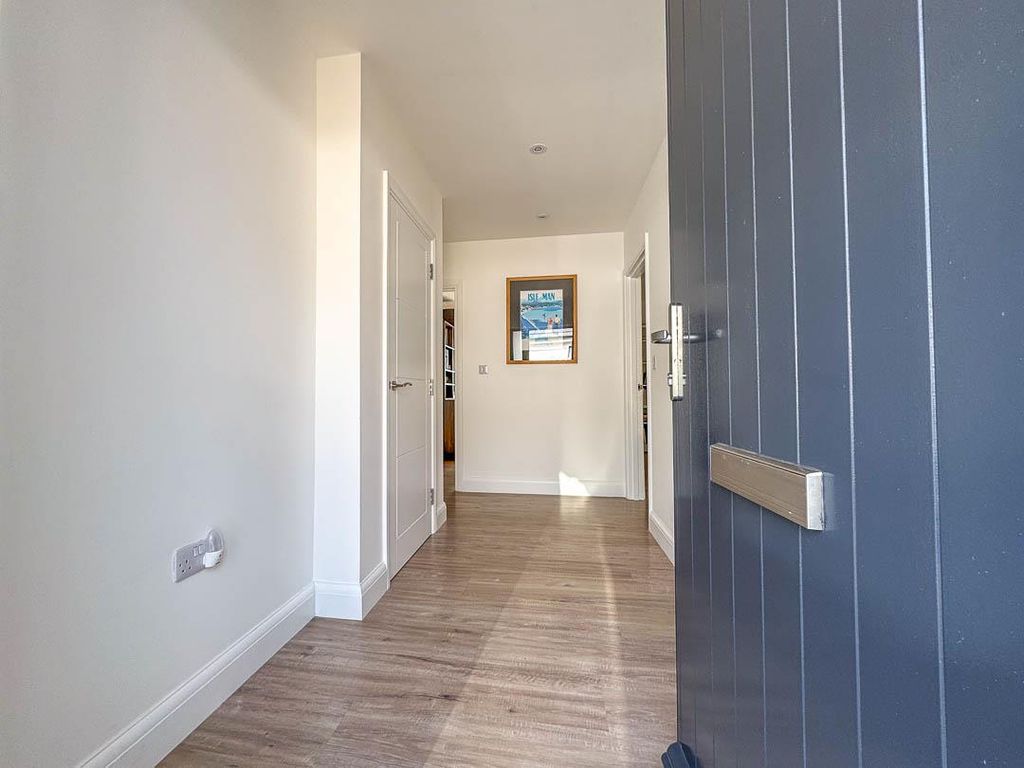 Property photo 2 of 24 32 Shimmin Road, Ballasalla (15).Jpg