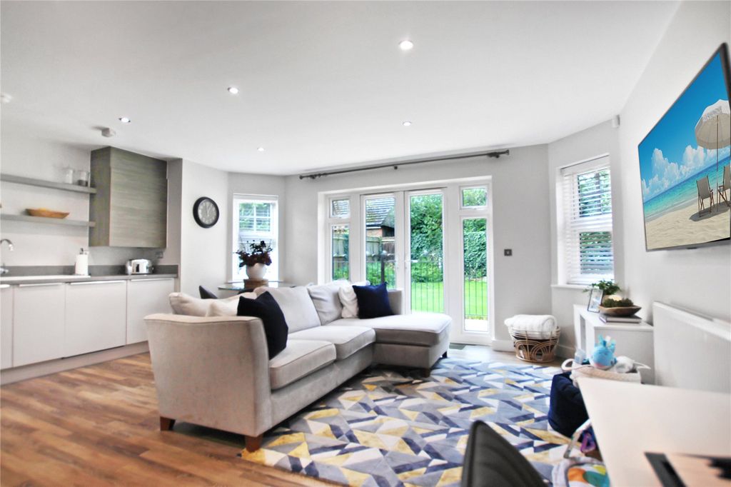 Property photo 2 of 10 Picture No. 14