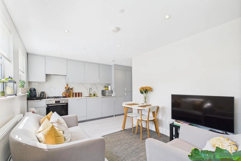 Property photo 1 of 9