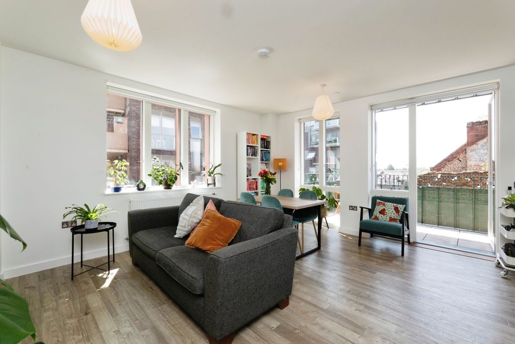 Property photo 2 of 15 Open Plan Living