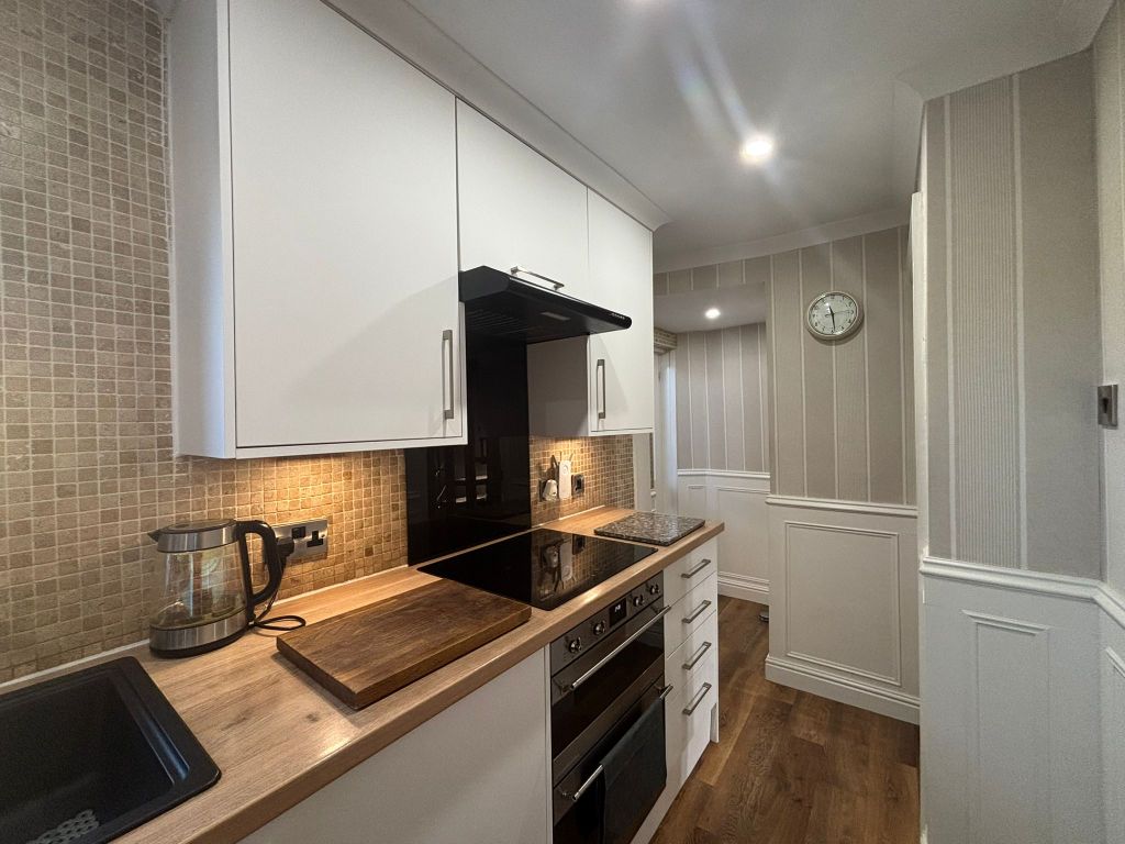 Property photo 3 of 29 Kitchen 1