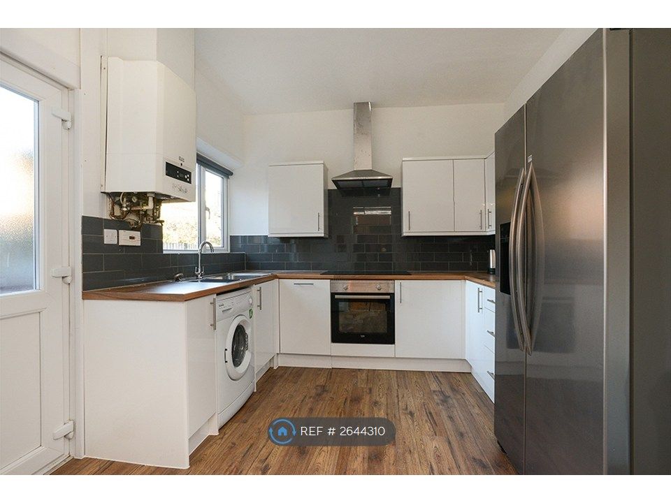 Property photo 2 of 16 Kitchen