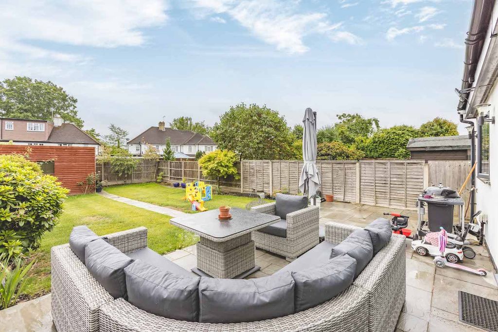 Property photo 2 of 30