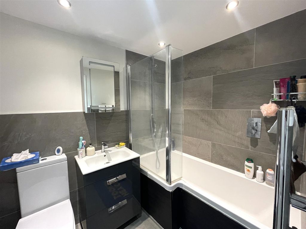 Property photo 3 of 7 Image00009.Jpeg