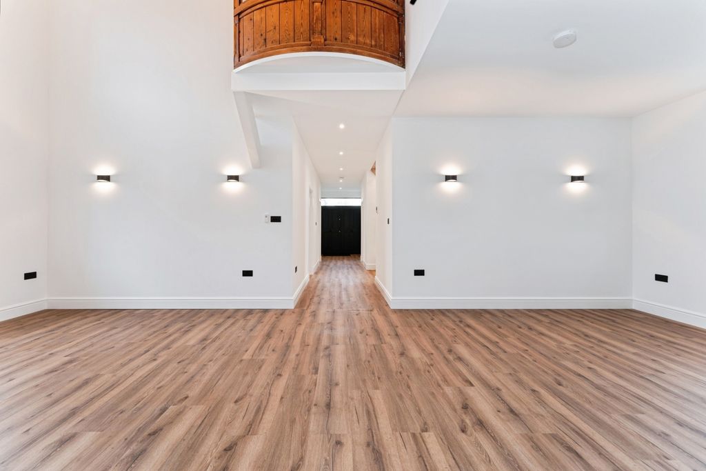 Property photo 3 of 44 Photo