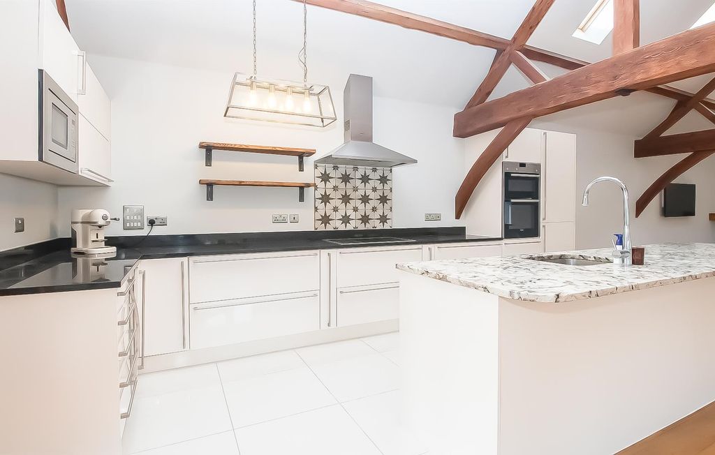 Property photo 3 of 43 1Tin9.Jpg