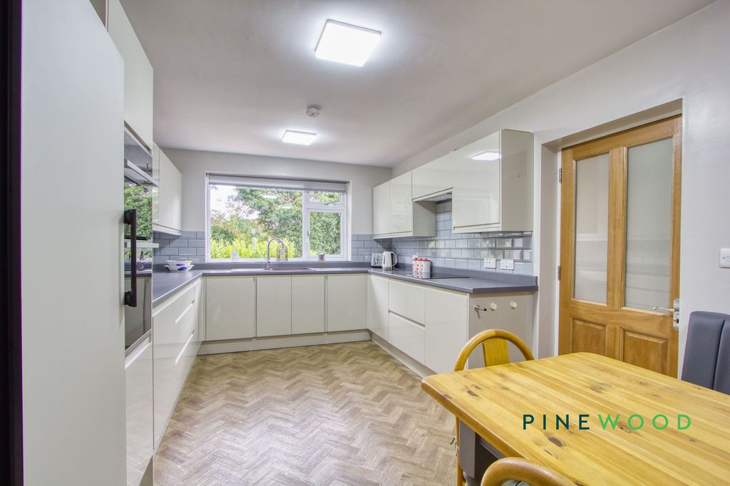 Property photo 2 of 33 Kitchen / Dining Room