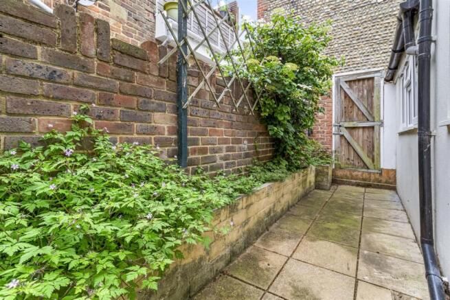 Property photo 2 of 9 223763_33937383_Img_13_0000_Max_656x437