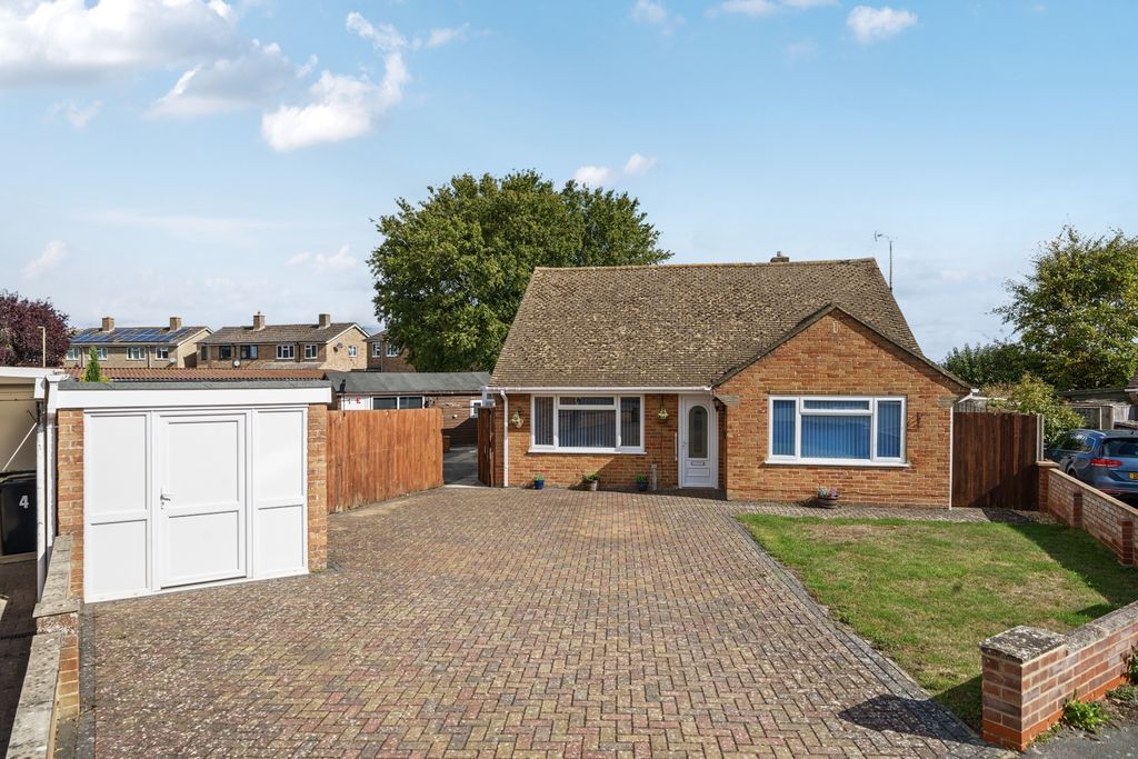 Property photo 1 of 17 1353207-10-68c002352c86A