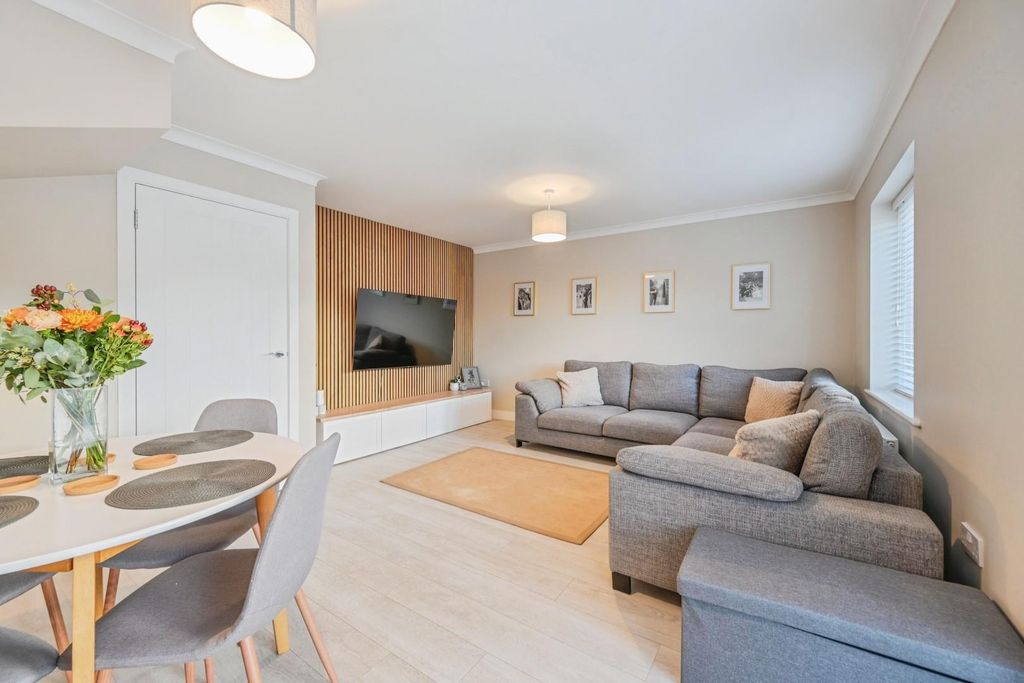 Property photo 3 of 21 74Robinsonway-12.Jpg