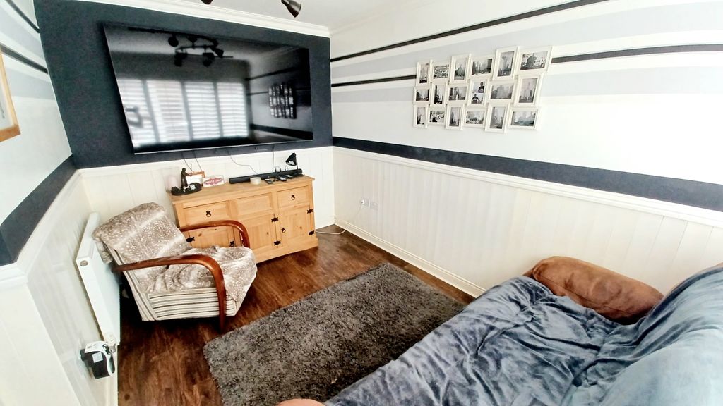 Property photo 2 of 25 20250829_154346