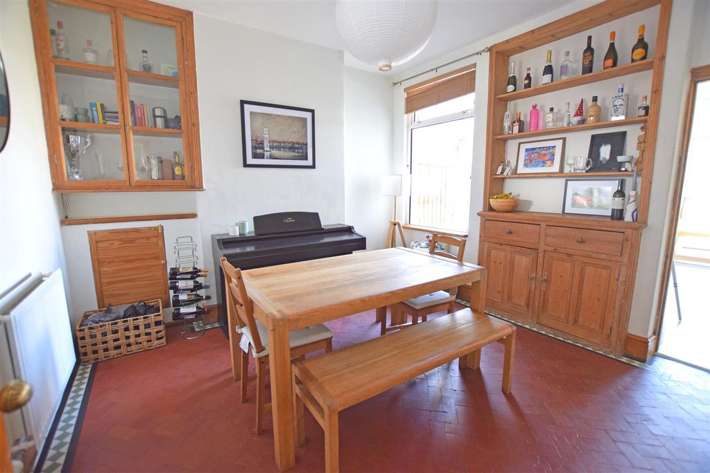 Property photo 3 of 14 Dining Room.Jpg