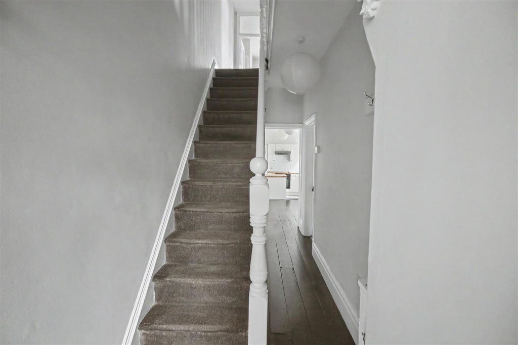 Property photo 2 of 18 Hall