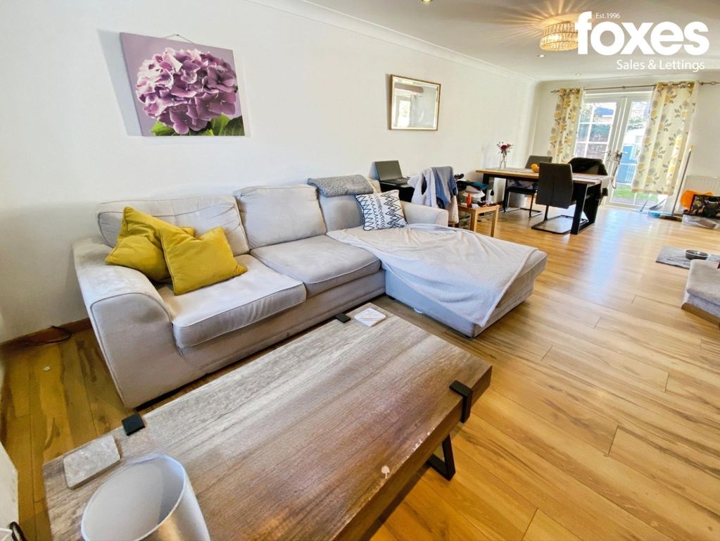 Property photo 2 of 13 5697872