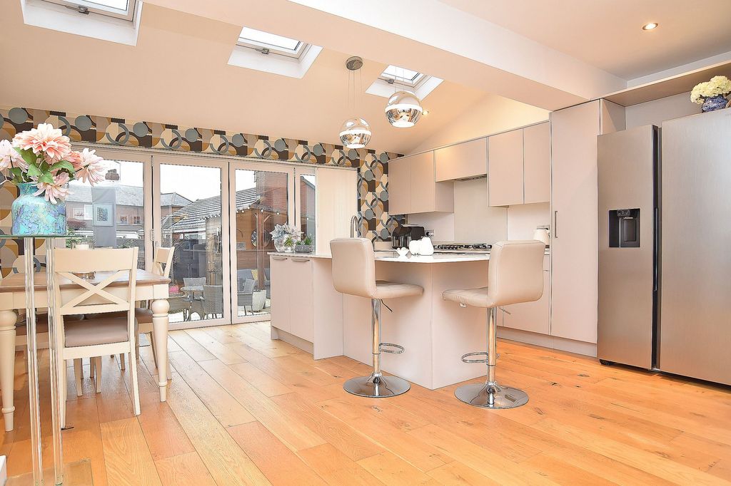 Property photo 3 of 22