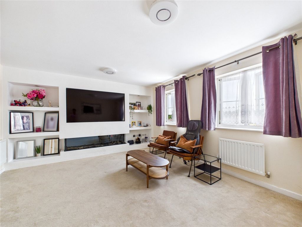 Property photo 2 of 12 Picture No. 04