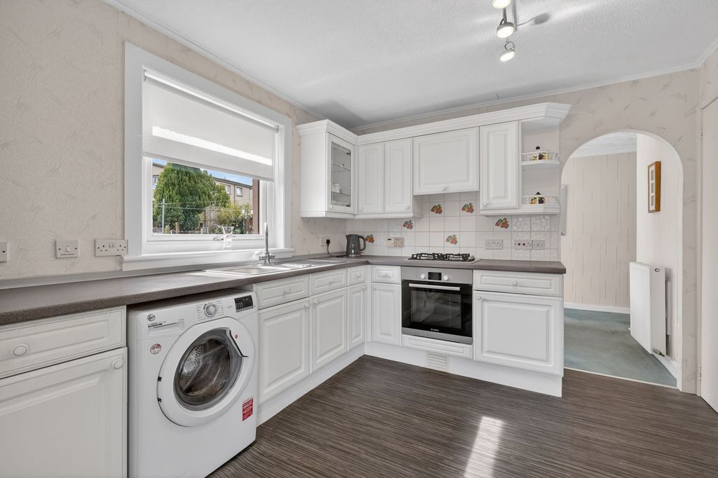 Property photo 3 of 26