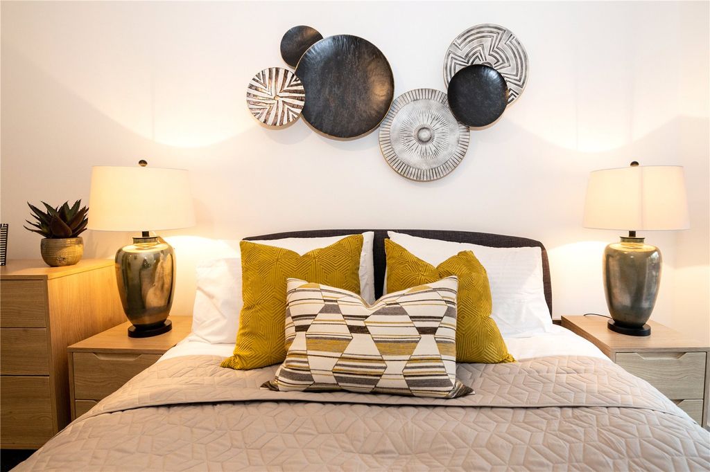 Property photo 3 of 6 Bedroom