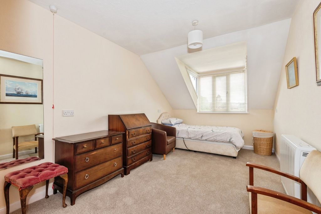 Property photo 3 of 17 Photo