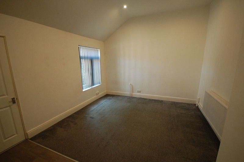 Property photo 3 of 6 2694-Pra12498-3-Raw