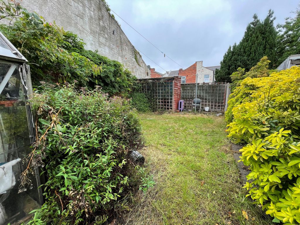 Property photo 2 of 9 Garden