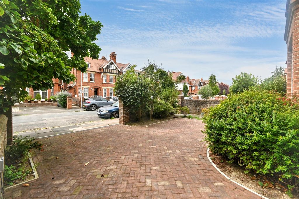 Additional image 26 of 3 bed flat for saleArlington Road, Eastbourne BN21