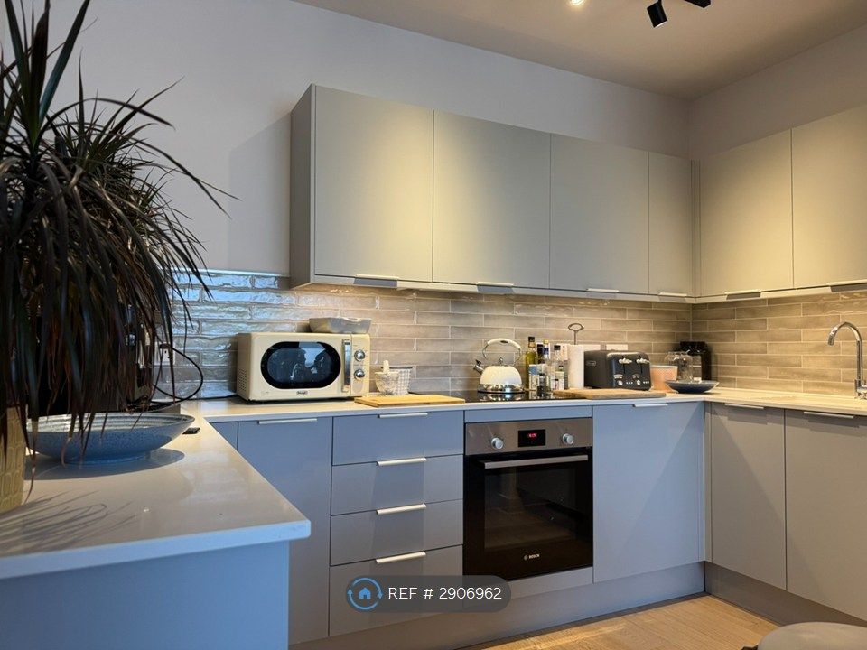 Property photo 2 of 10 Kitchen
