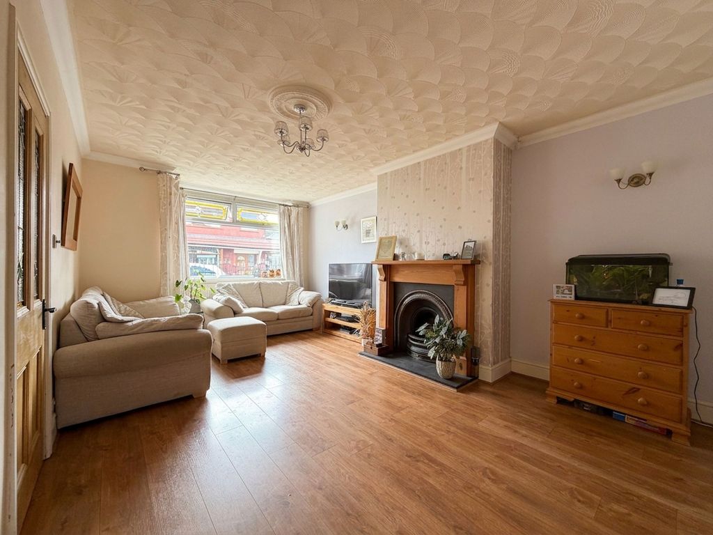 Property photo 3 of 28
