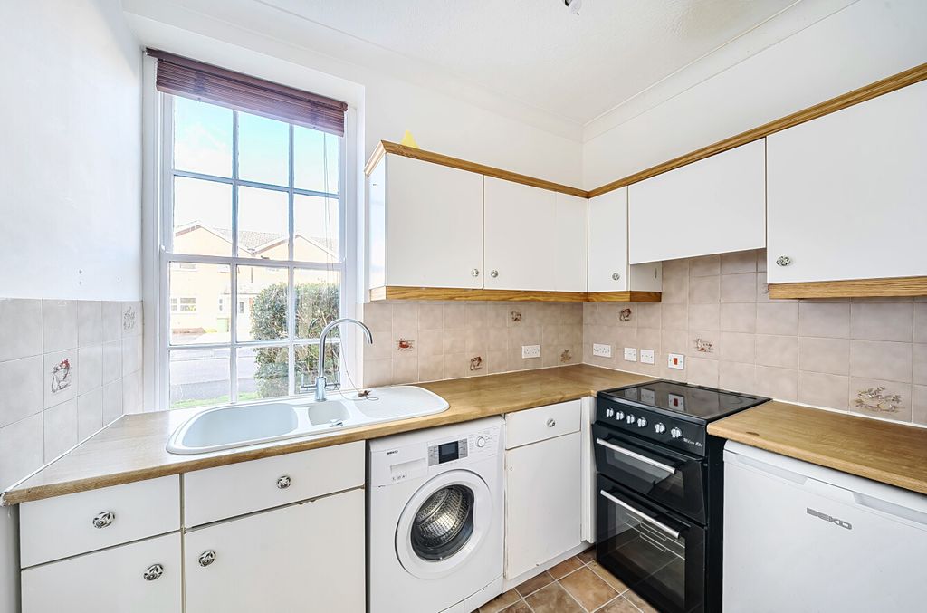 Property photo 2 of 11 1350301-11-68Bea4...