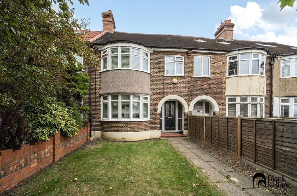 Property photo 1 of 14 External