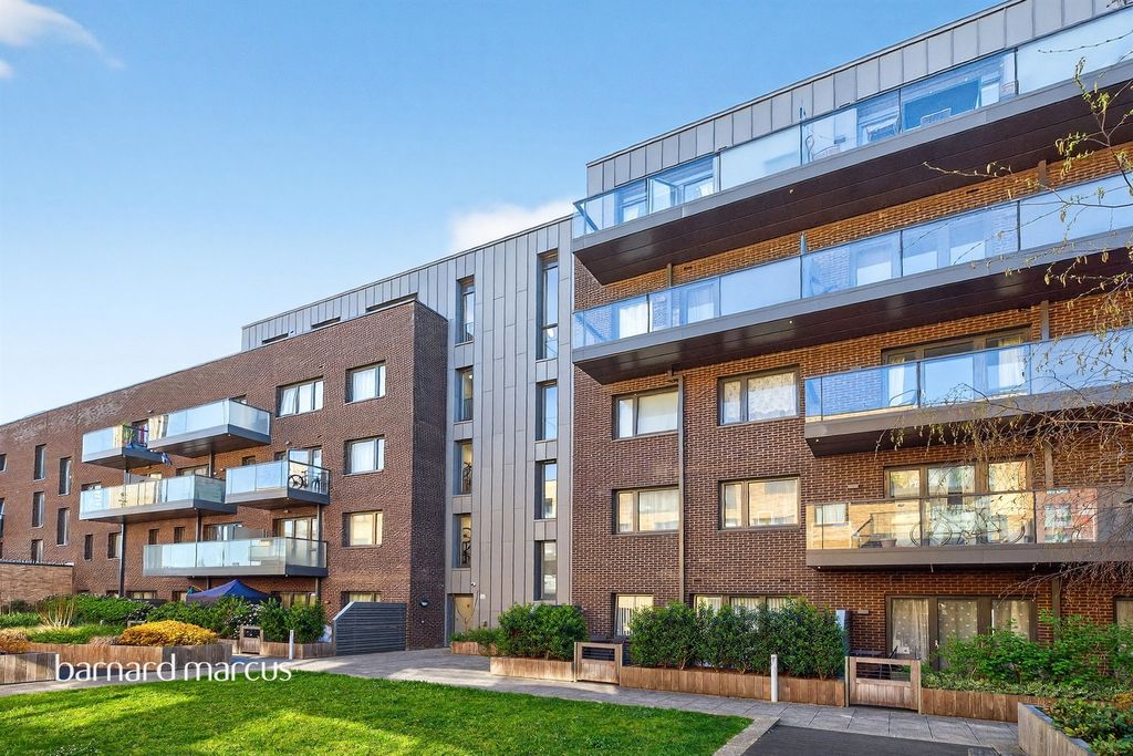 Property photo 1 of 11