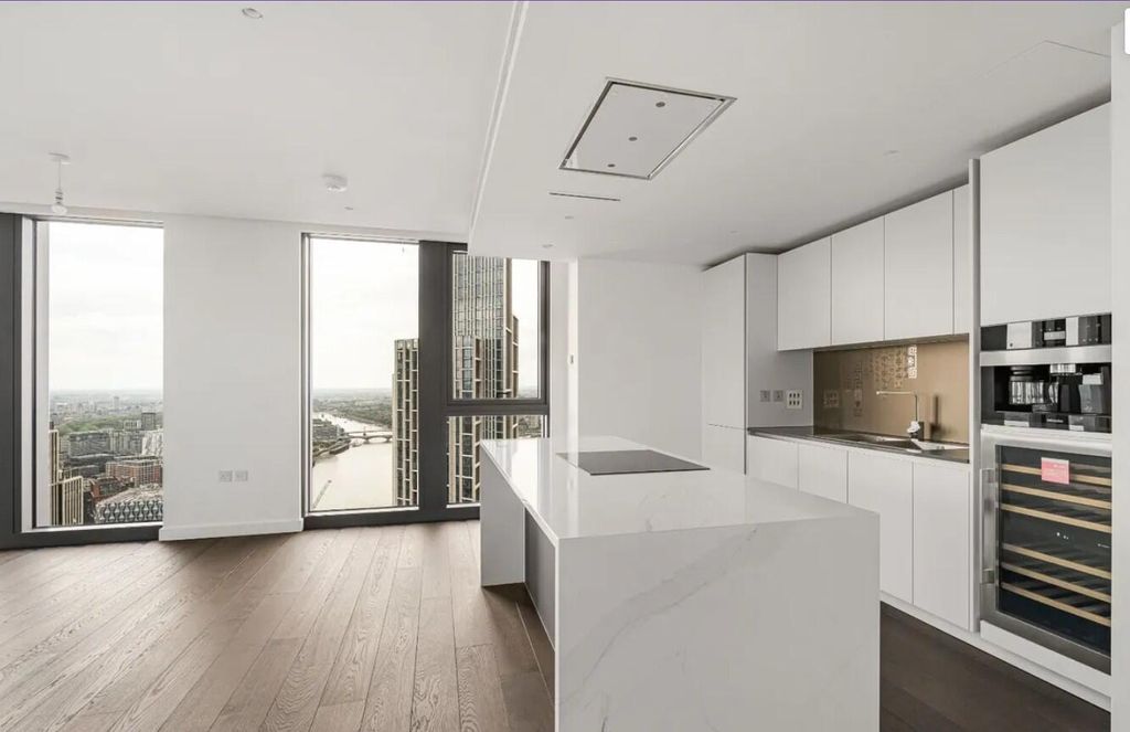 Property photo 1 of 9 Kitchen