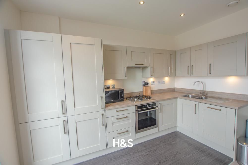 Property photo 3 of 9 Abbotsbury Court - Kitchen