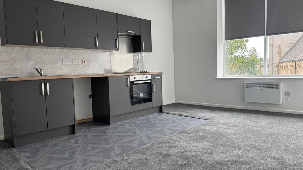 Property photo 2 of 5 Tpl2Bynm9E2J5E7F00Lhca.Jpg