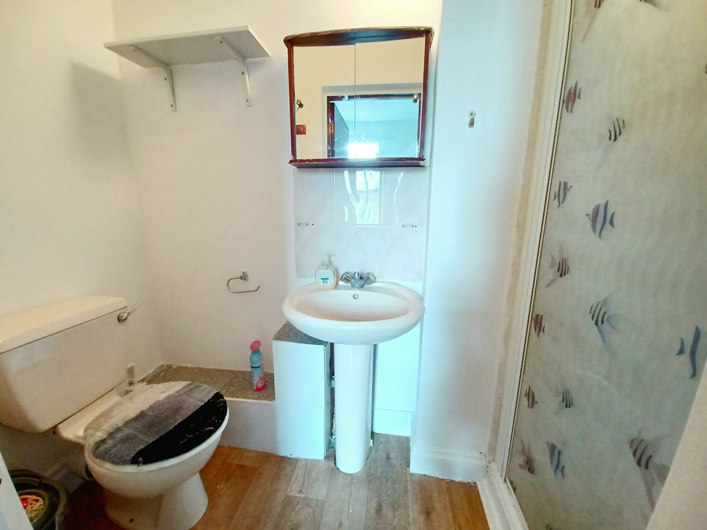 Property photo 3 of 6