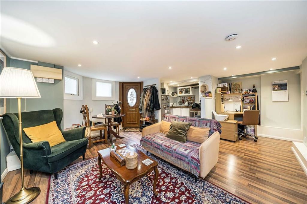 Property photo 2 of 6