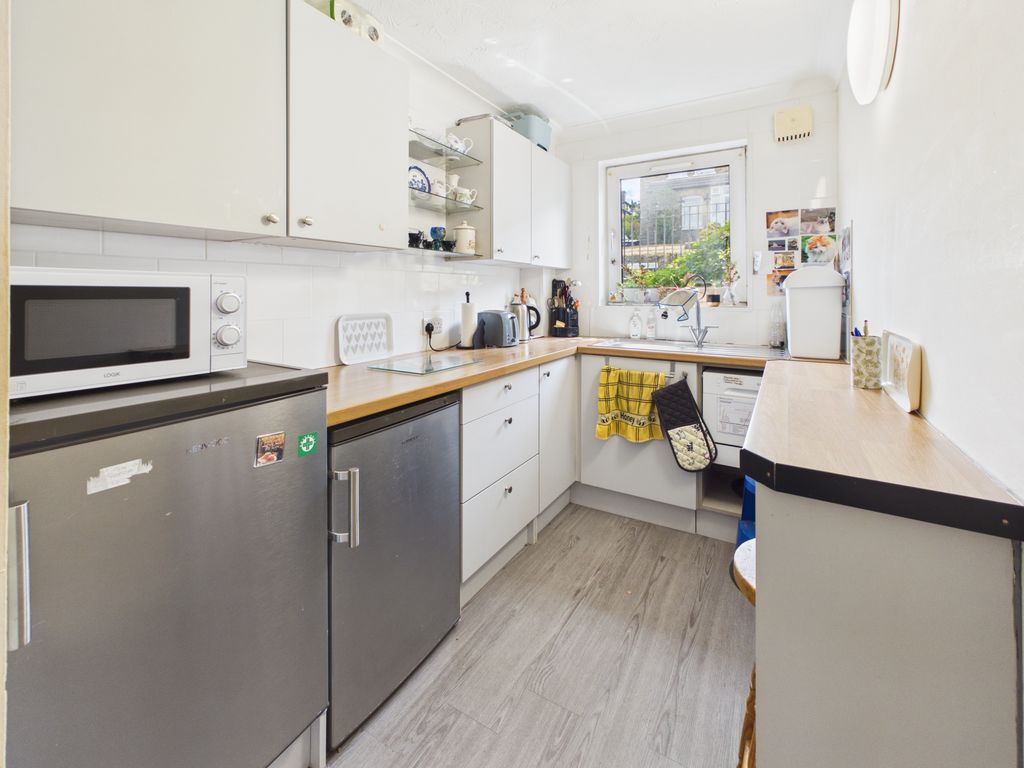 Property photo 3 of 12 Kitchen