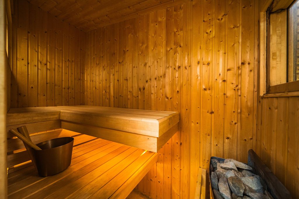 Property photo 3 of 11 8-6A98226c571ba-1...