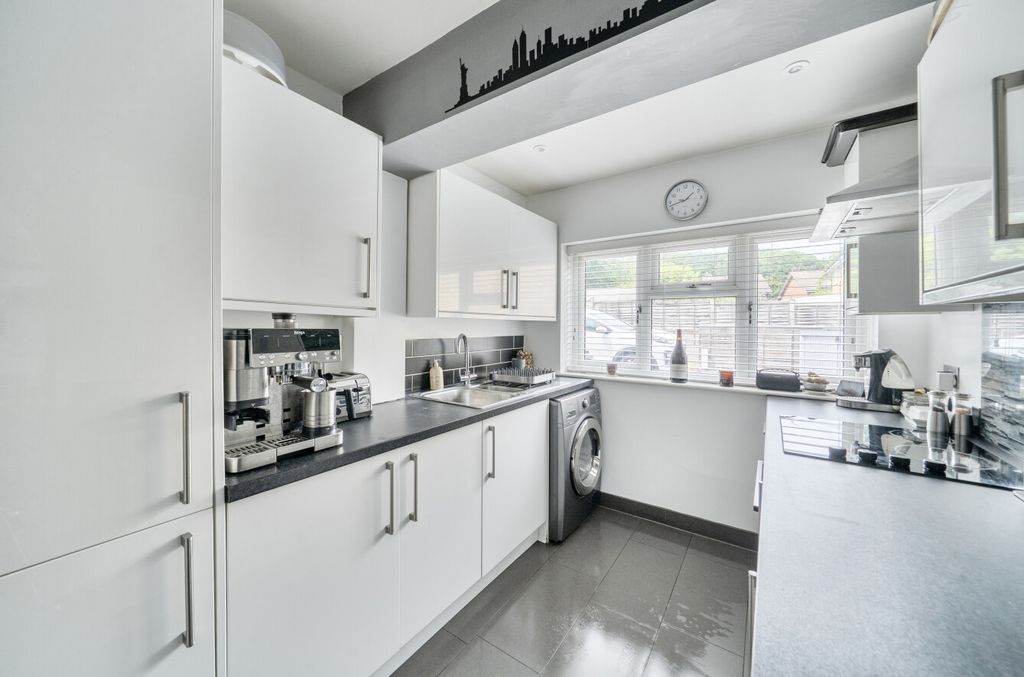 Property photo 2 of 17 1478031-12-6A3401...