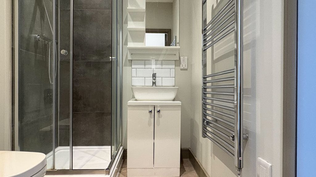 Property photo 3 of 12 Bathroom