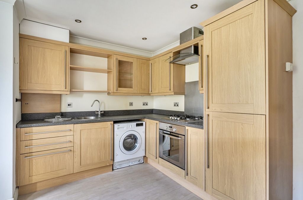 Property photo 3 of 12