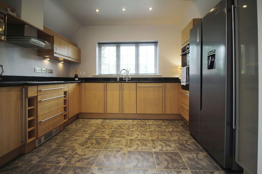 Property photo 3 of 18 Picture No. 11