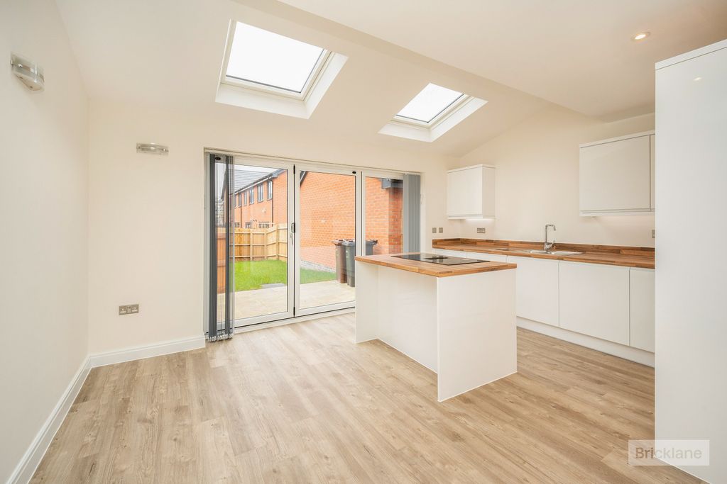 Property photo 2 of 15 Image