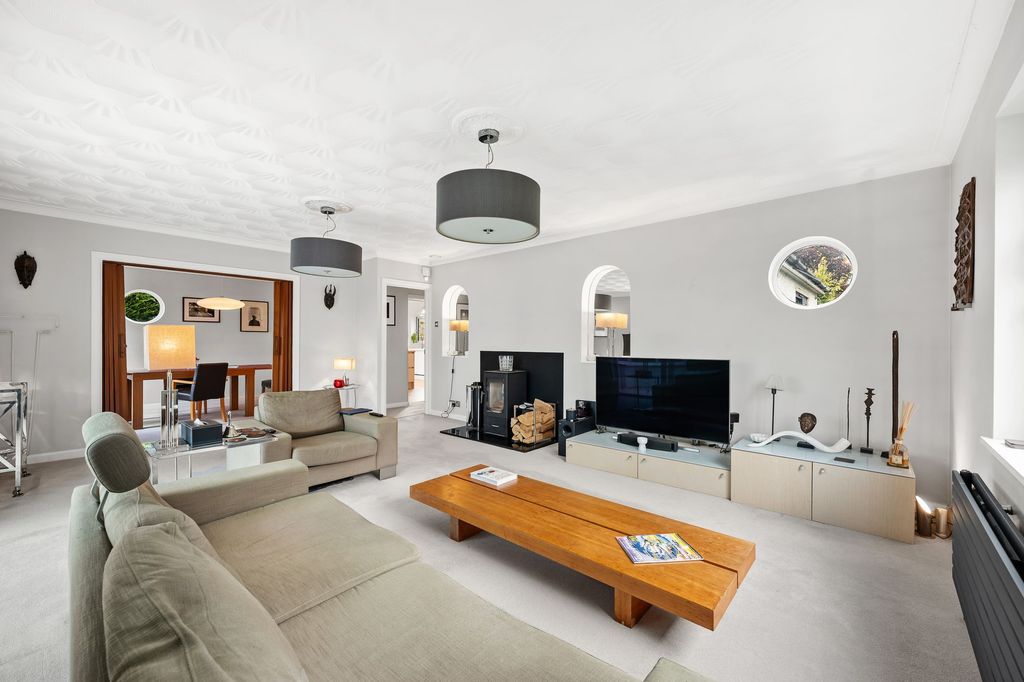 Property photo 3 of 24