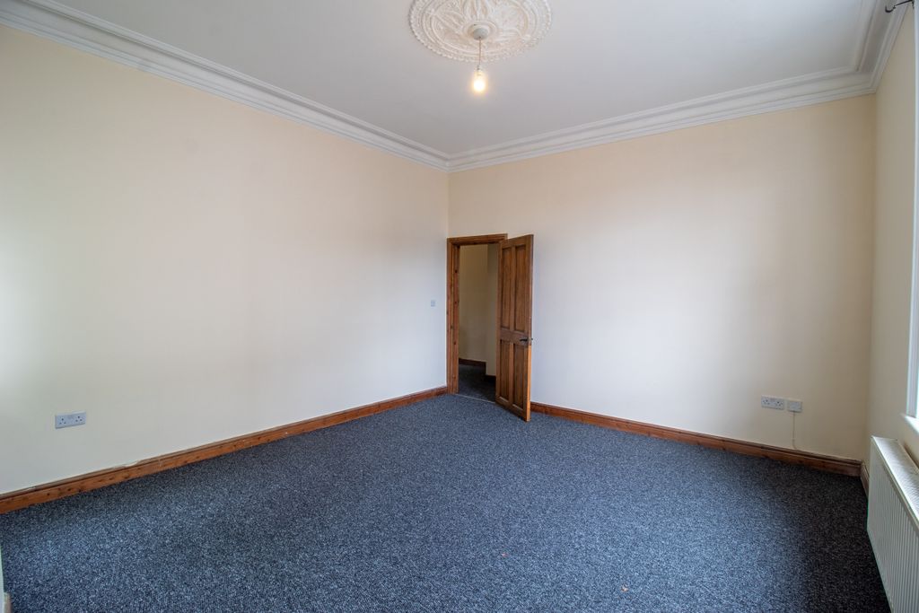 Property photo 3 of 10 Lounge