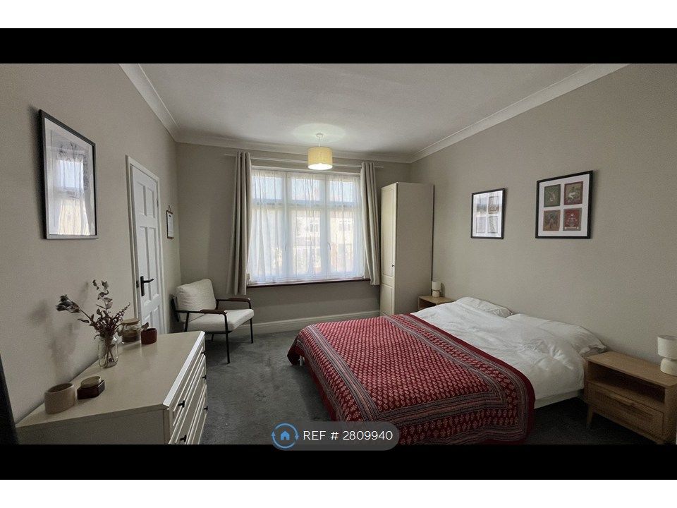 Property photo 2 of 18 Master Bedroom 1