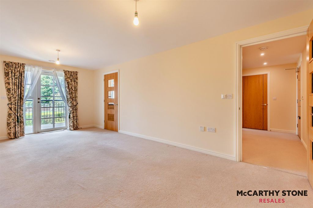 Property photo 2 of 30 8615840-Interior15-800.Jpg
