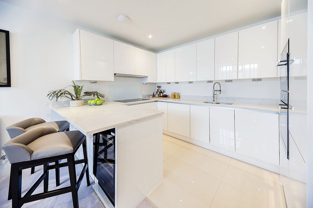 Property photo 1 of 14 2 Bed Flat To Rent